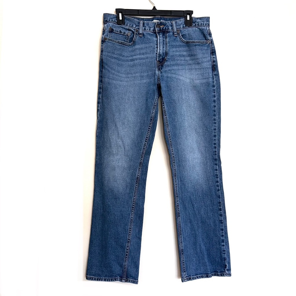 🔹Old Navy Women's Slim Bootcut Straight Jeans in Classic Denim